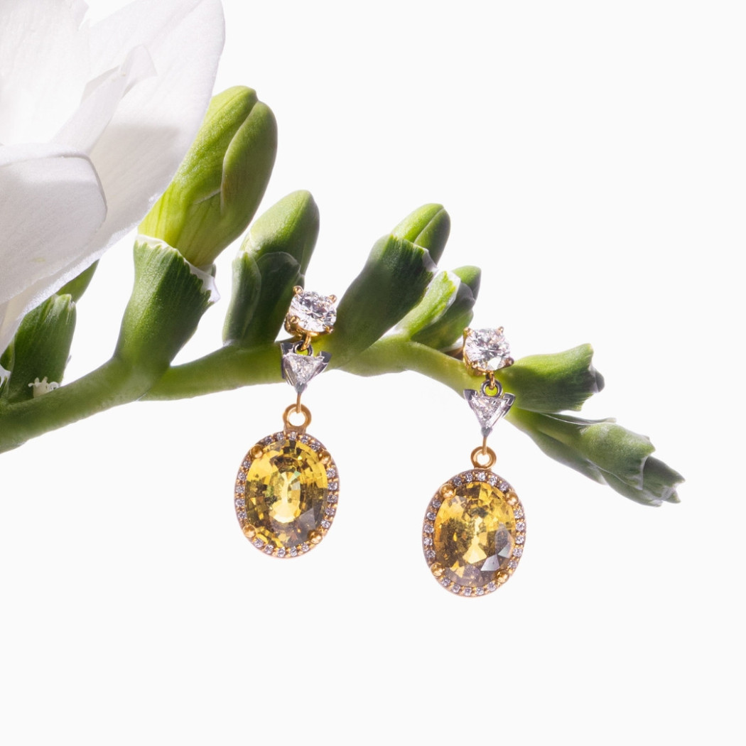 Kolczyki ze złota z szafirami - 4,31 ct i diamentami - 0,96 ct - próba 750